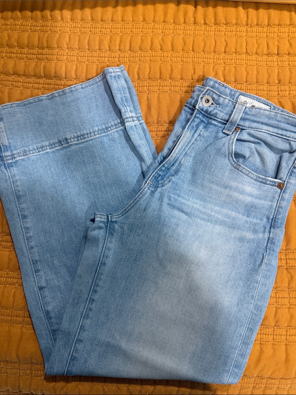 Light Wash Women’s Jeans - Classic High-Rise Straight Leg size 26